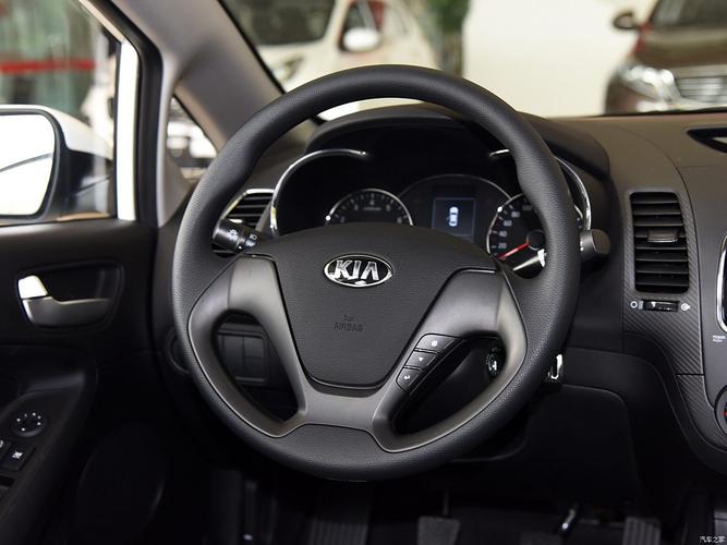 起亚k3的图片(起亚k3图片大全 内饰)