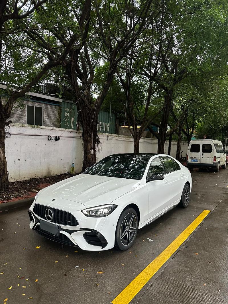 新款奔驰c260l/新款奔驰c260l运动轿车