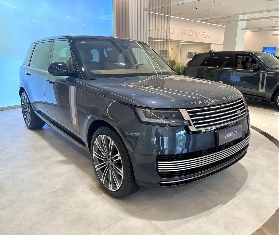 2022款路虎揽胜对开门/2022款路虎揽胜行政对开门