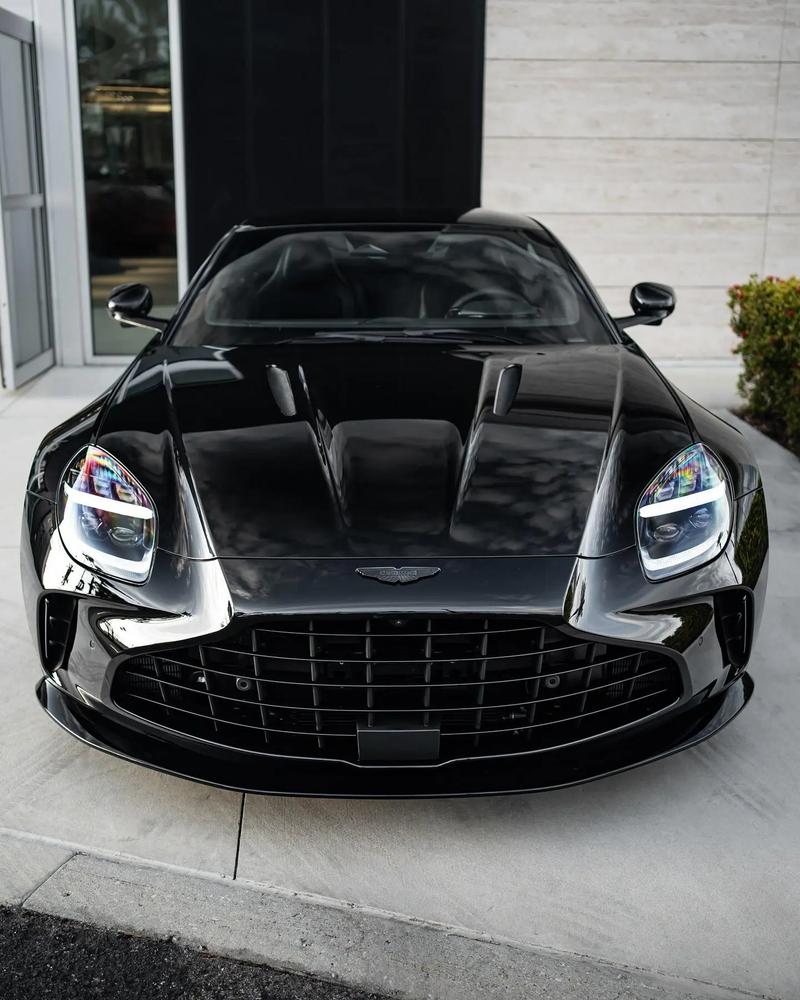 阿斯顿马丁v8vantage落地价,阿斯顿马丁小车v8