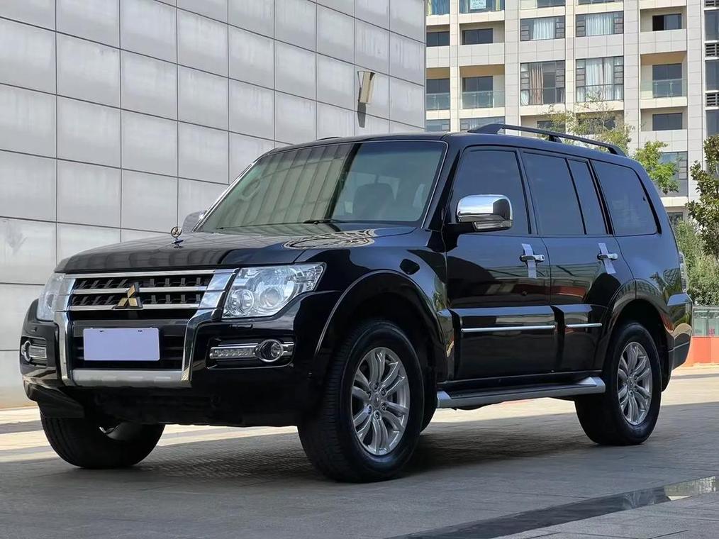 新款三菱帕杰罗v97 新款三菱帕杰罗v6图片