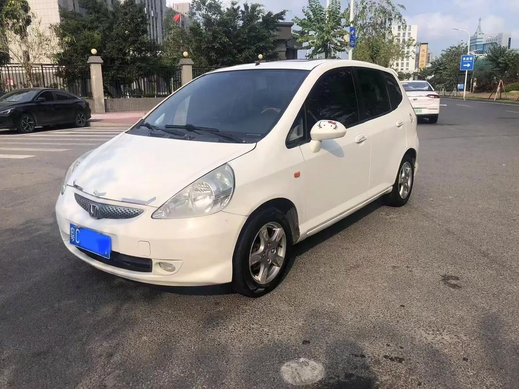 本田飞度06年二手车价格(本田飞度06款二手车)