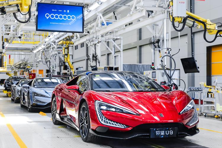 比亚迪800万新能源车下线,比亚迪800万新能源车下线是真的吗