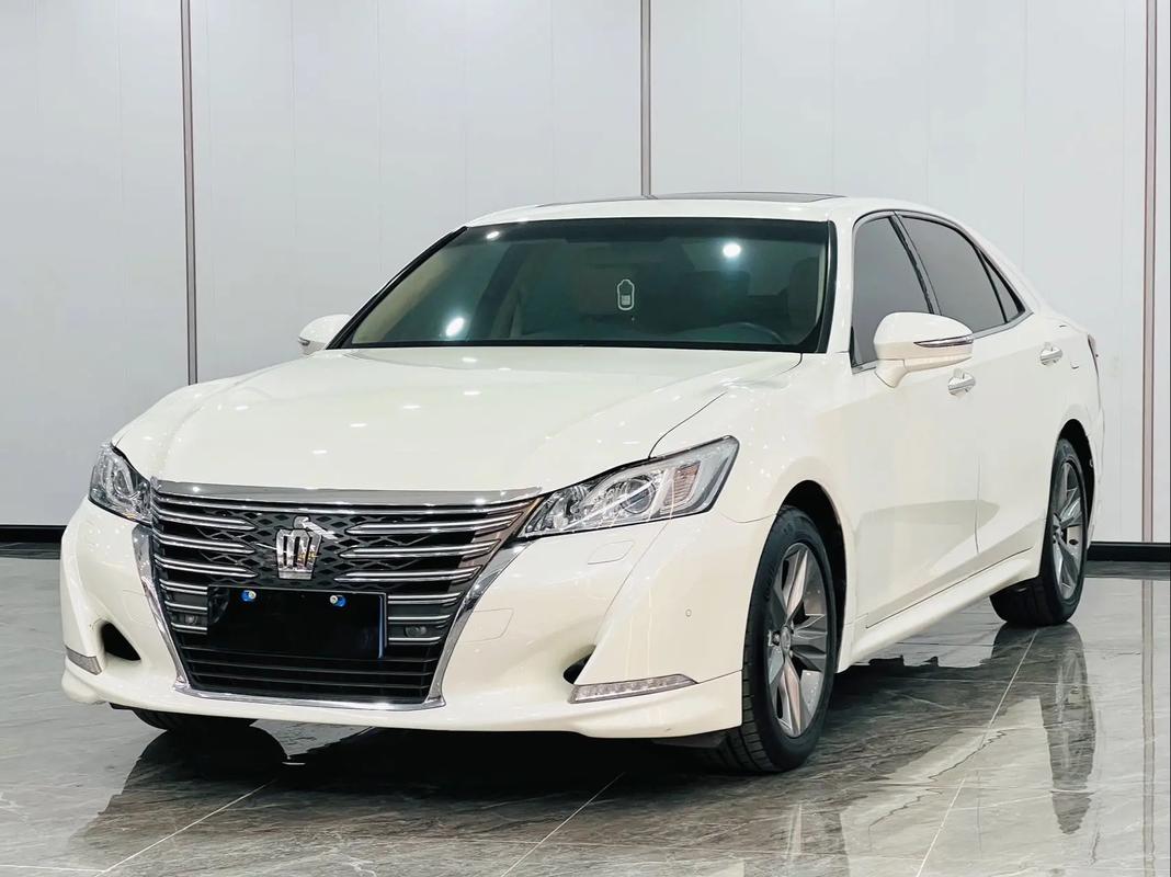 丰田皇冠v8,丰田皇冠V8价格多少