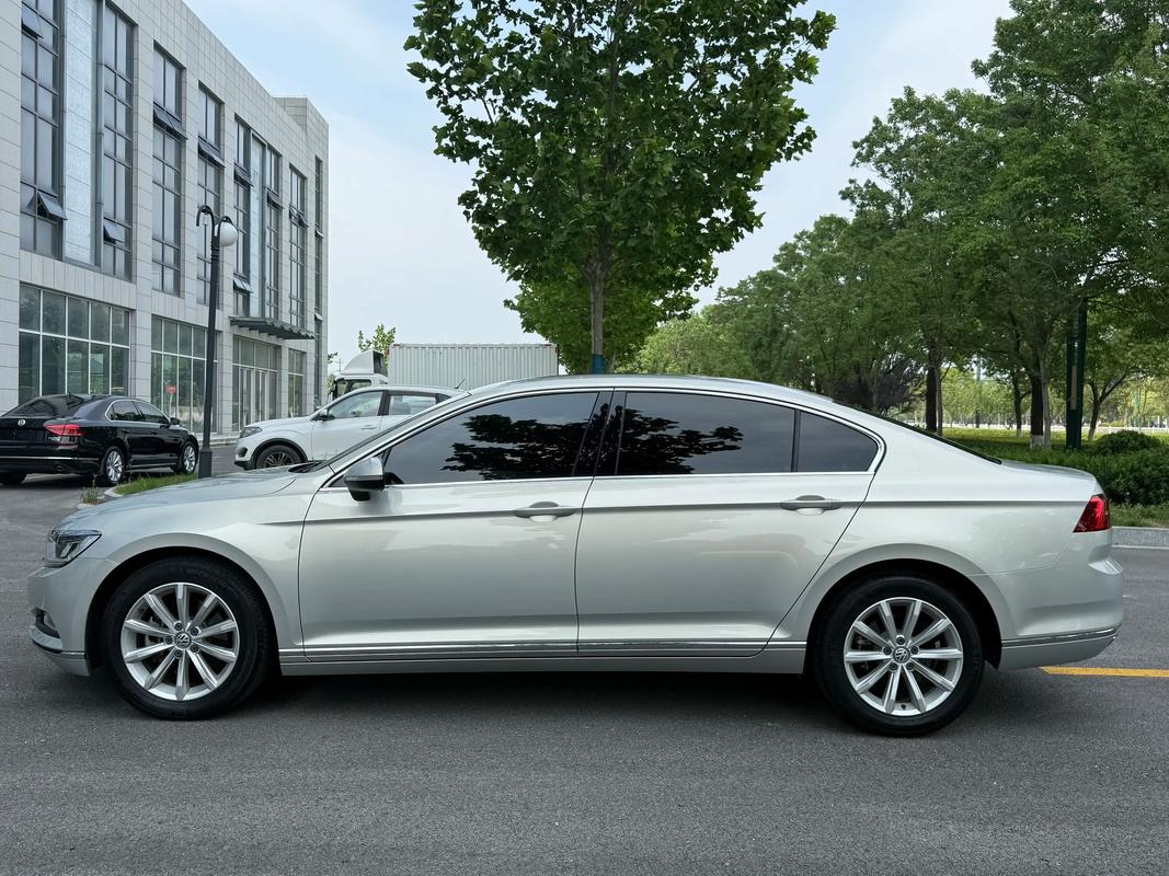 2019款迈腾330领先型 2019款迈腾330领先型配置